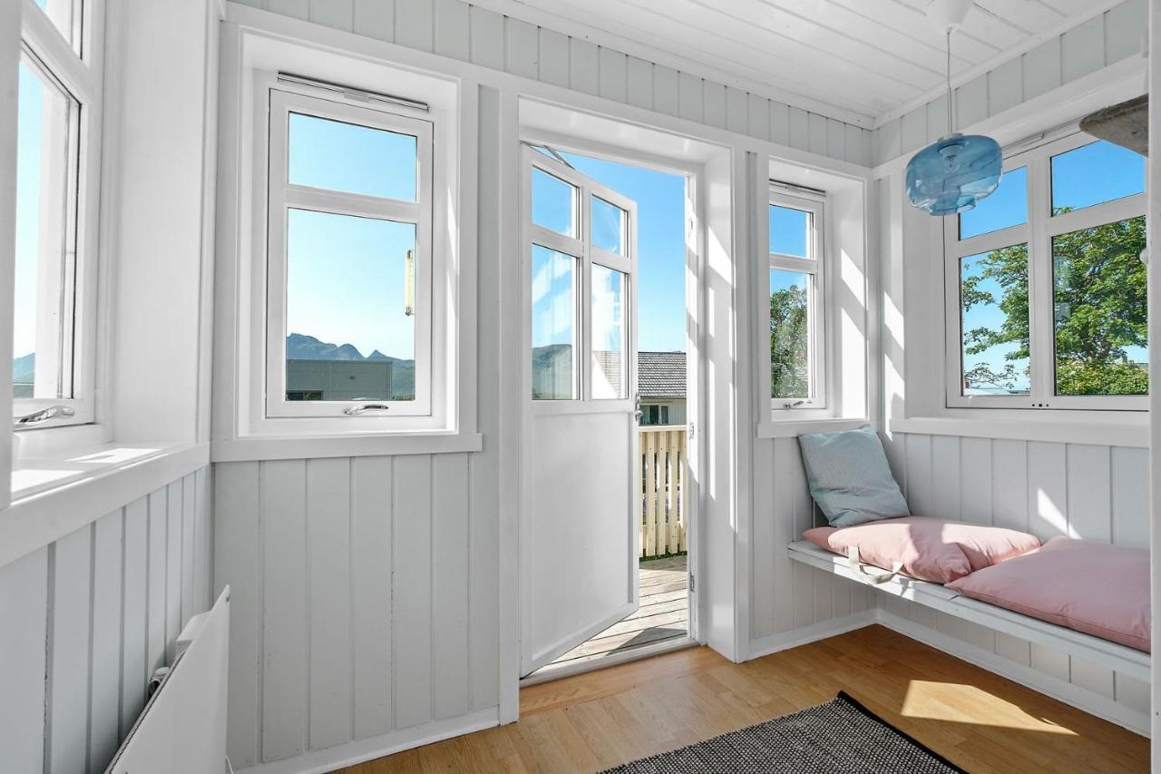 Hus Pa Vakre Ramberg Fra 1904 Villa Luaran gambar